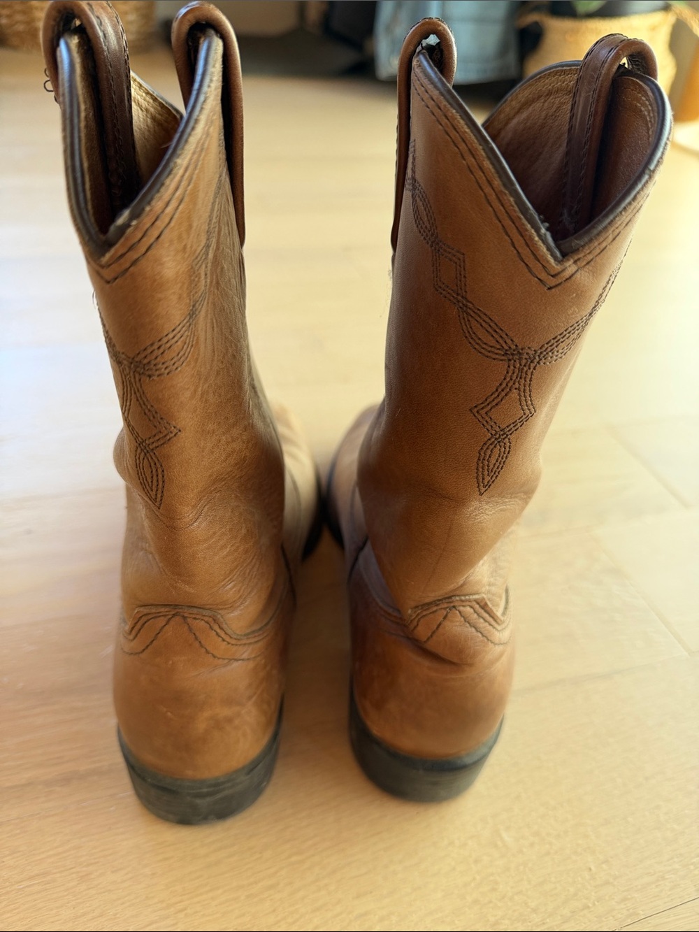 Ariat - Picture 5 of 10